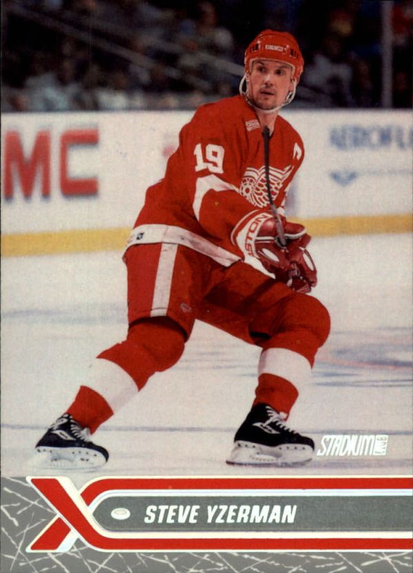 NHL 2000-01 Stadium Club - No 24 - Steve Yzerman