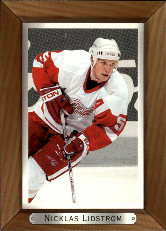 NHL 2003-04 BeeHive - No 72 - Nicklas Lidstrom