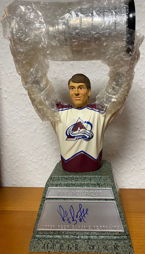 NHL 2003-04 Upper Deck Classic Portraits Mini-Bust Signed - No 10 - Ray Bourque