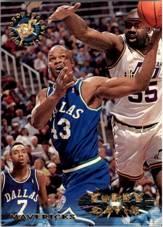 NBA 1995-96 Stadium Club - No 29 - Terry Davis