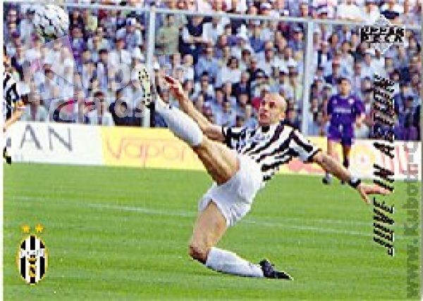 Soccer 1994/95 Juventus Turin - No 61 - Juve in action