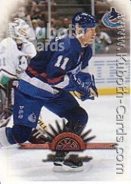 NHL 1997 / 98 Leaf - No 9 - Mark Messier