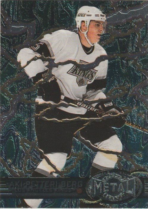 NHL 1996-97 Metal Universe - No 72 - Aki-Petteri Berg